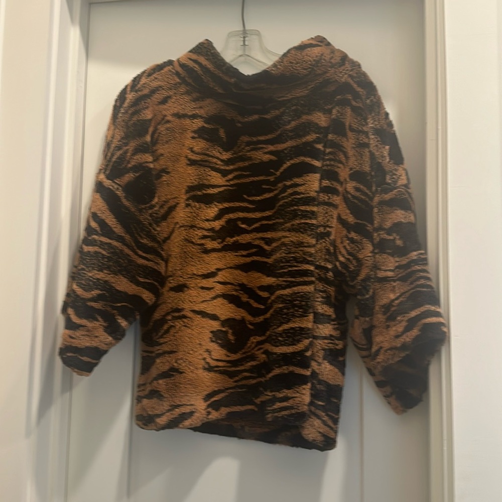 Ivy Jane brown and black animal print sweater size S/M